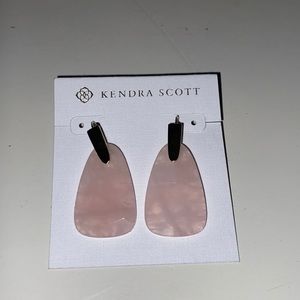 Kendra Scott NEVER WORN earrings